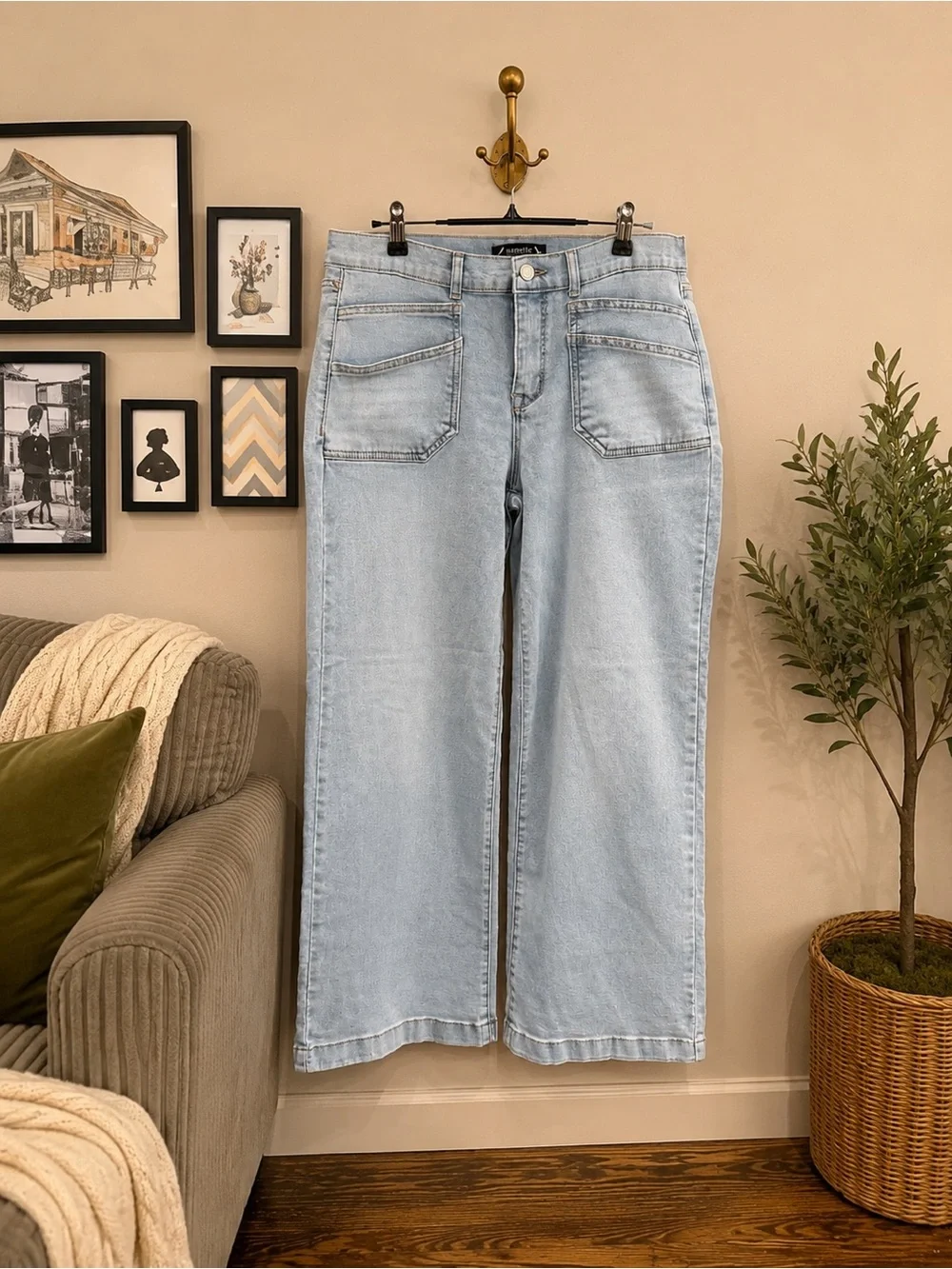Nanette Lepore Belle Size 8P Light Wash High Rise Wide Leg Jeans